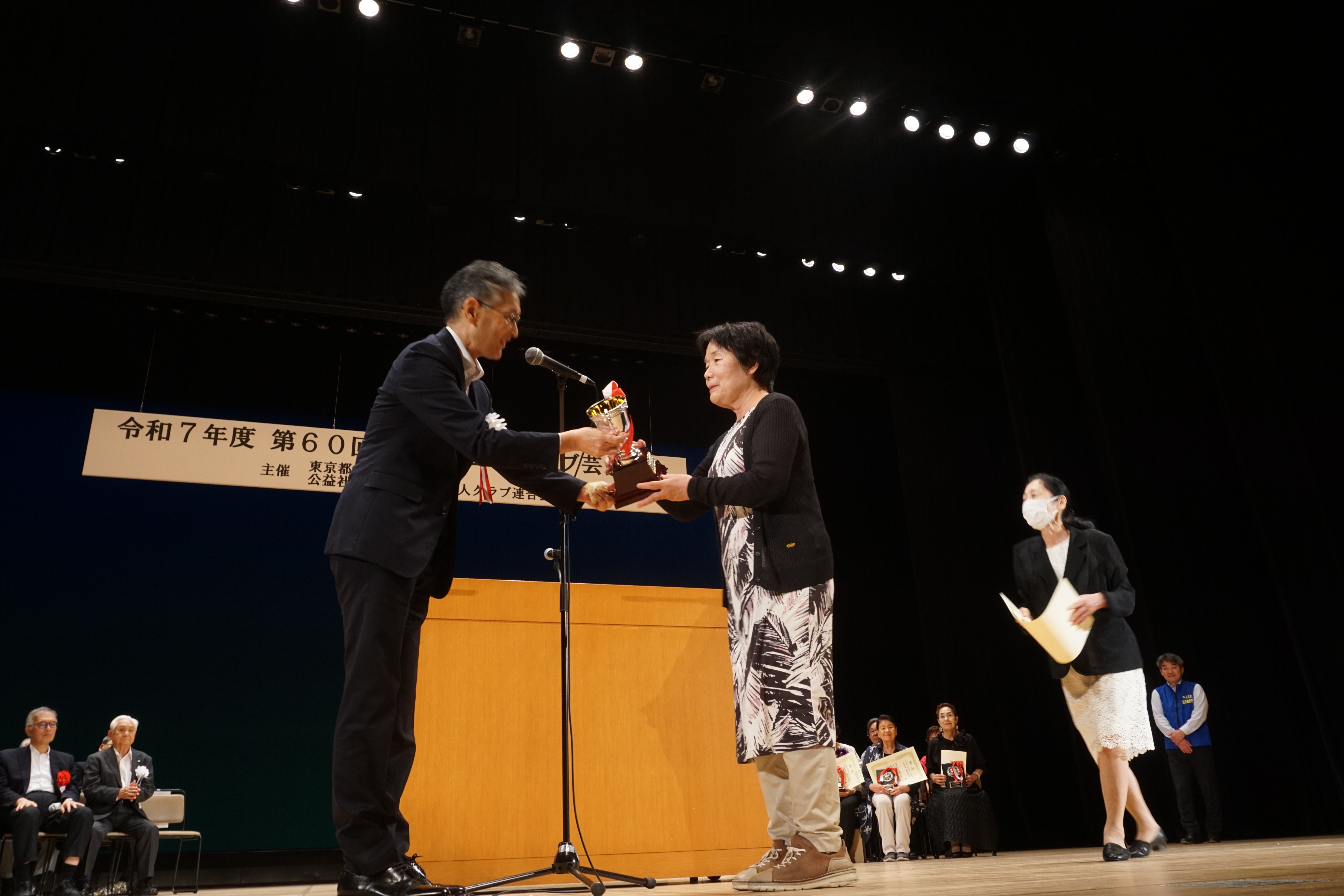東京都老人クラブ芸能大会が開催されました | 100年活躍ナビ
