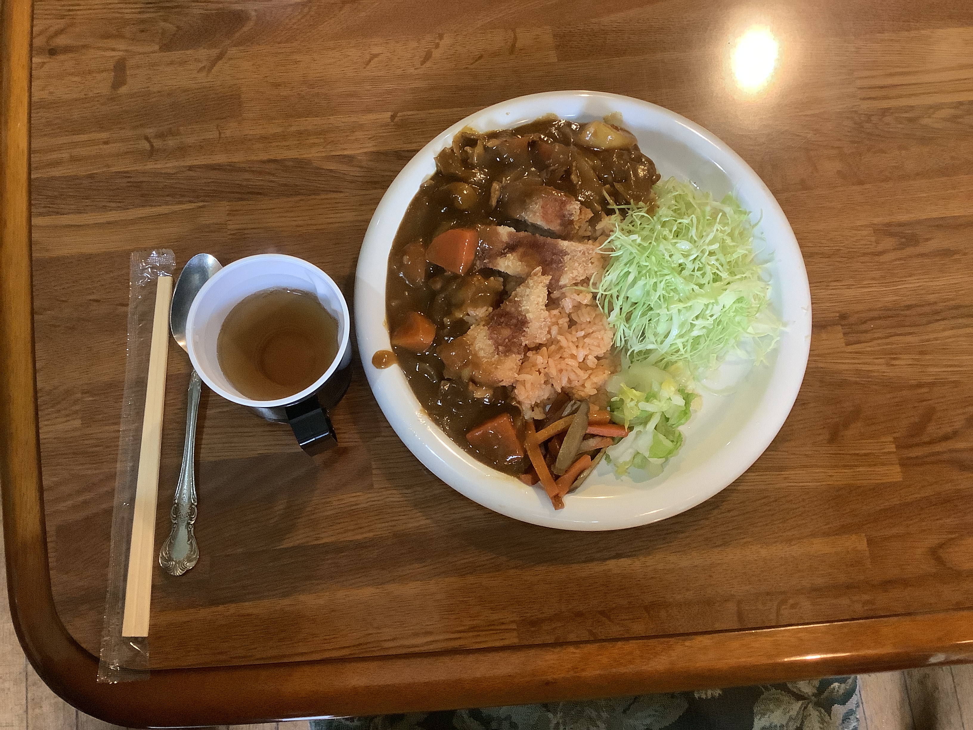メニューは１種類ですが、カレーの時とパスタの時があります。