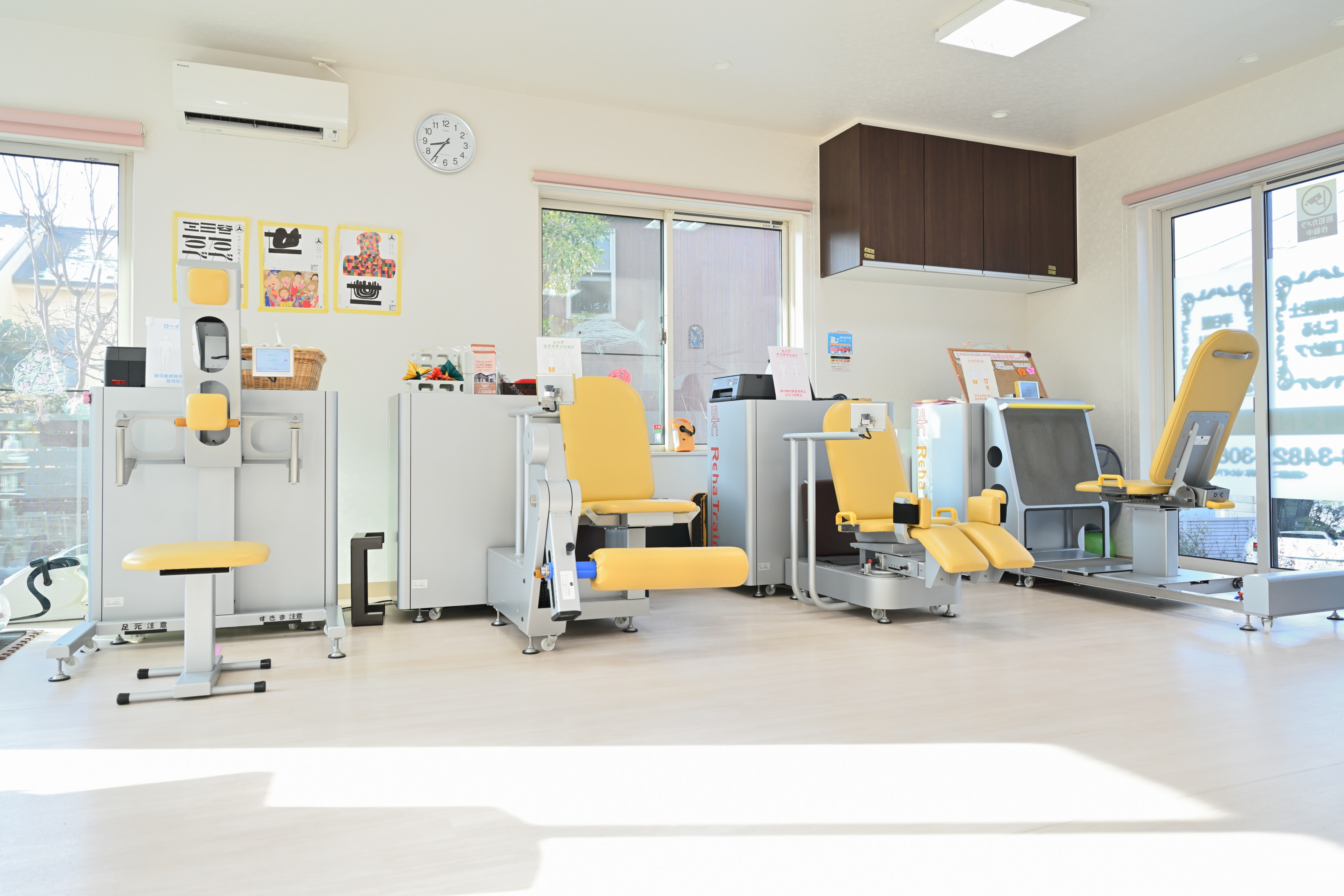 東京都健康長寿医療センターの高齢者包括的トレーニングに基づいたデータ管理のスロートレーニングマシン