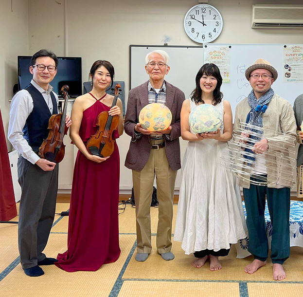 様々場所でコンサートなどを開催しているはなまる音楽隊です